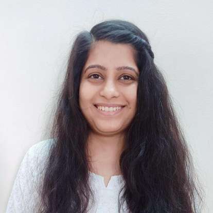 Headshot Javeria Husain